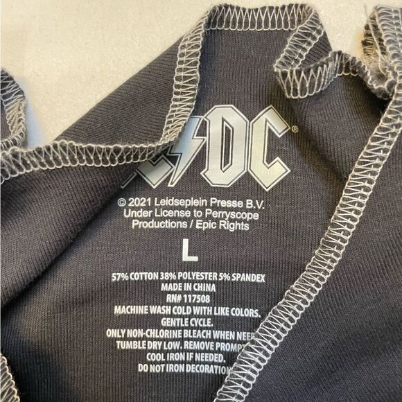 ACDC Highway To Hell Retro Crop Graphic T-shirt Women Large Black Music - Picture 4 of 5